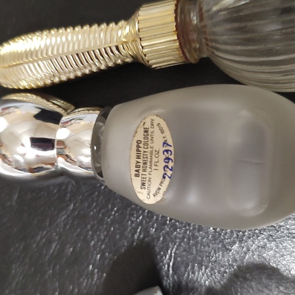 🌸3 Avon Glass Bottles - Picture 6 of 8